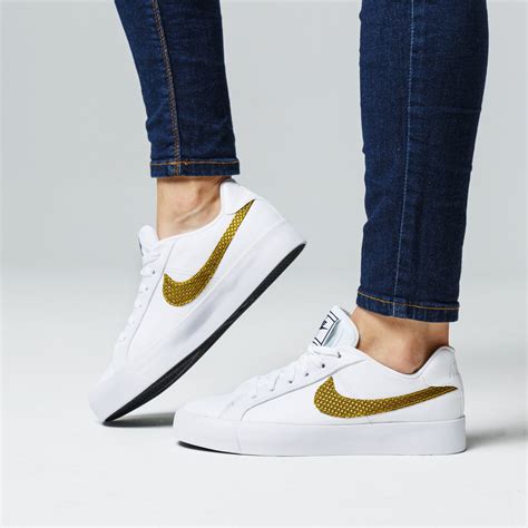 wmns nike court royale